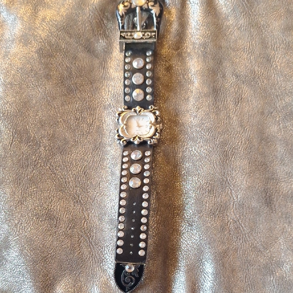 Source Unknown Black and Silver Women's Watch - Picture 2 of 11